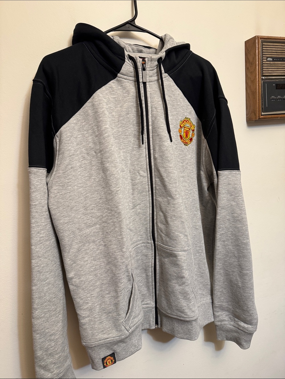 Manchester United Gray & Black Full-Zip Hoodie Sweatshirt